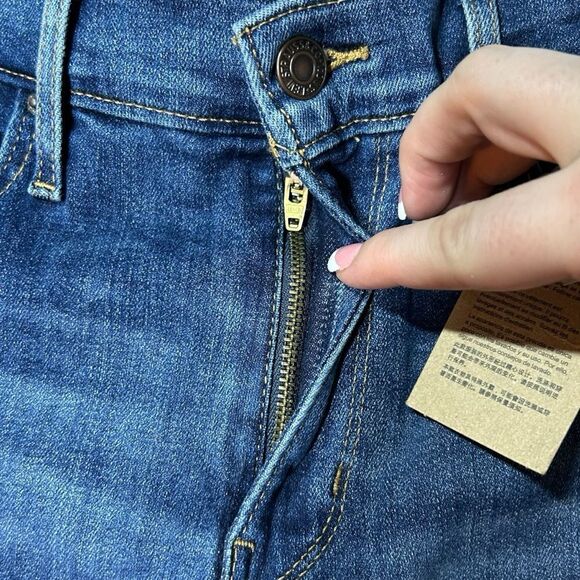 Levi’s Women’s 724 High Rise Distressed Straight Leg Dark Wash Denim Jeans 26 - Picture 5 of 8